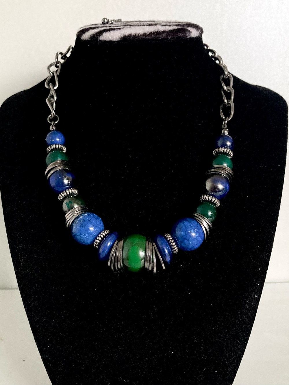 Premier Designs Blue and Green Bead Necklace Silver tone preloved jewelry